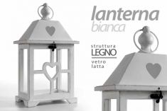 LANTERNA BIANCA LEGNO CON CUORE CENTRALE CM 15X12X27